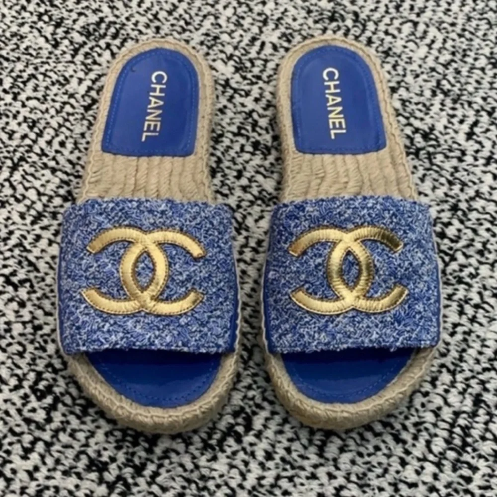 Chanel 24P CC Tweed Blue and Gold Interlocking Espadrille Sandals Size 37 - Picture 1 of 8